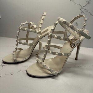 Valentino Rockstud Heels size 40 with box and dustbag Offwhite/ivory
